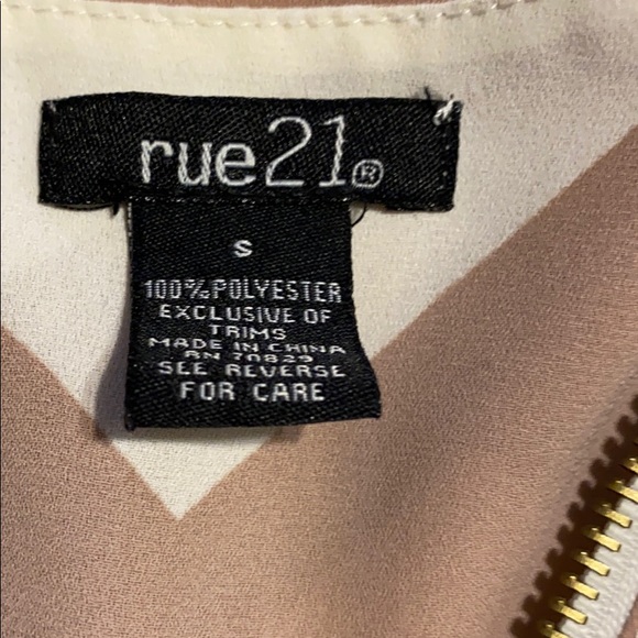 Rue21 Chevron Blouse🤗 - Picture 7 of 7
